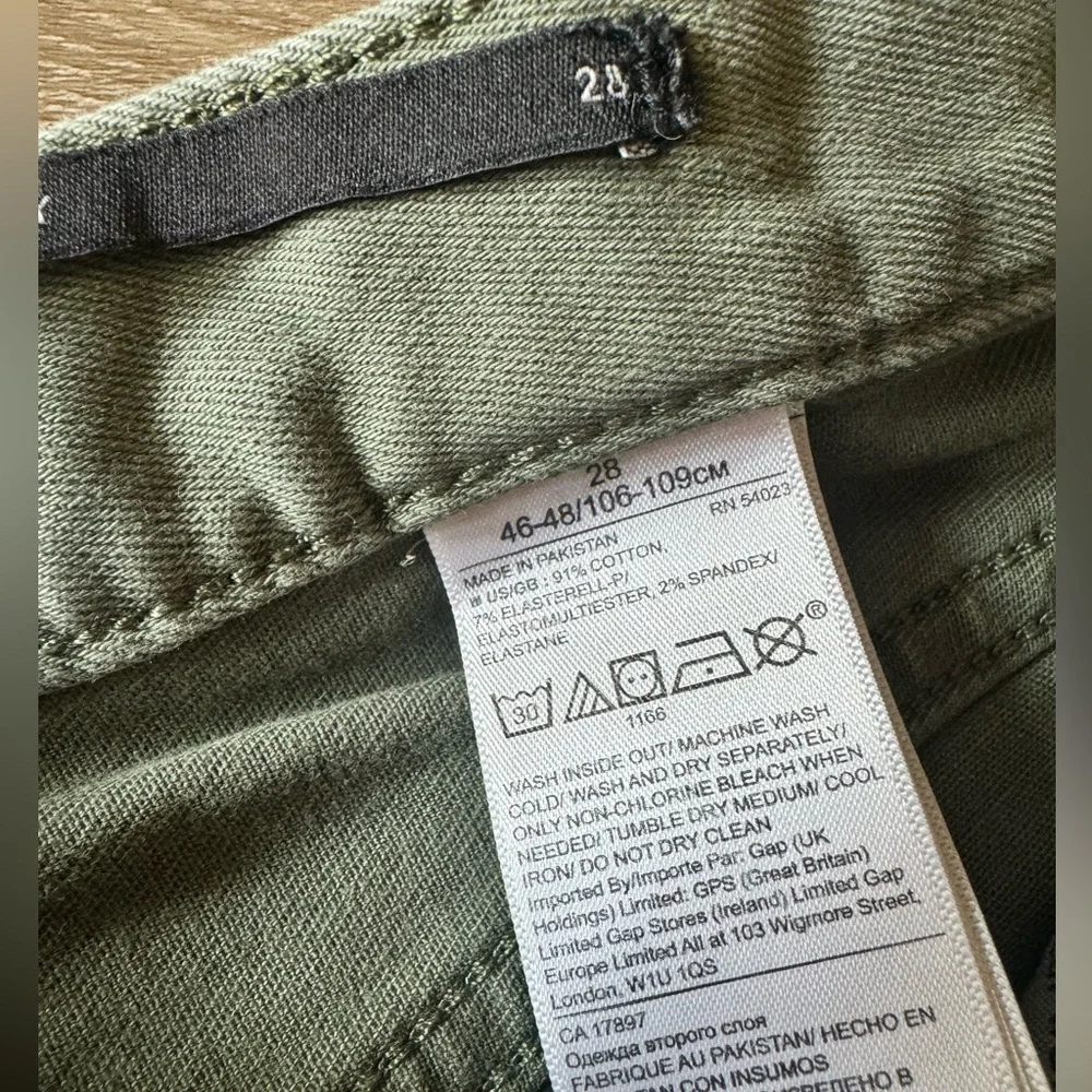 Banana republic, midrise, skinny olive green jeans - Picture 4 of 5